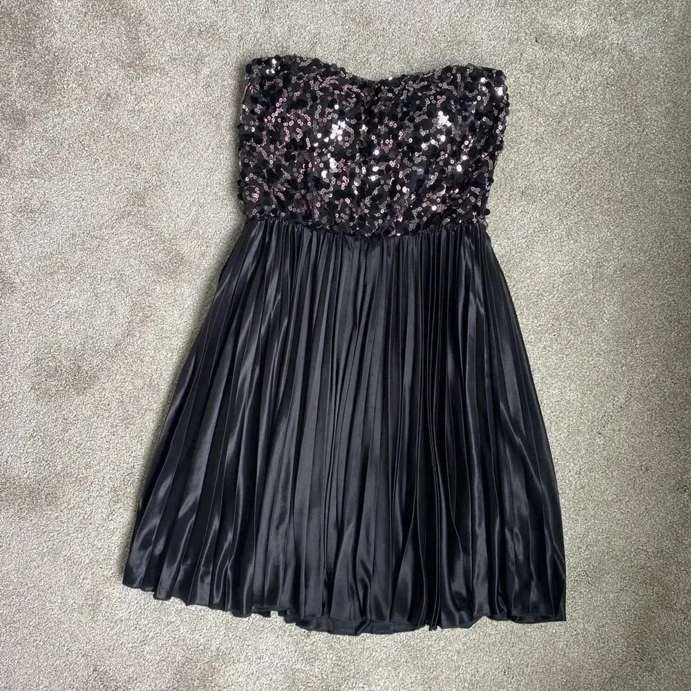 Charlotte Russe Strapless Sequin Bust Black and Pink Fit & Flare Mini Dress M